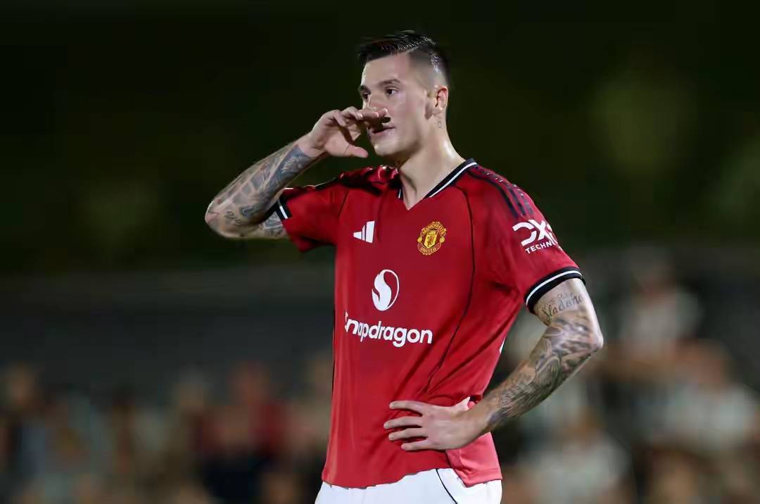 重磅！曼联中场重建锁定目标！4000万铁腰重伤复出，红魔绝不放弃